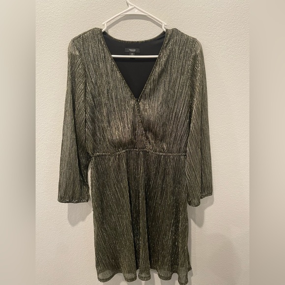 Simply Vera Vera Wang Knot-Waist Gold and Black Metallic Mini Dress Size Medium - Picture 4 of 10